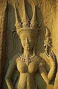 飛天神女 (Apsara) 浮雕
