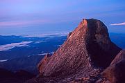 彩霞照耀下的 St. John's Peak (4090.7m)