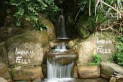 英比奧瀑布 (Imbiah Falls)