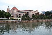 河畔的國會大廈