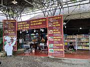 往大叻途中的休息站