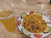 第一晚的海鮮炒飯和凍檸茶